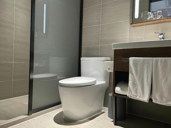 Bathroom 4, Hanting Hotel Guiyang Huaxi Minzu University, Guiyang