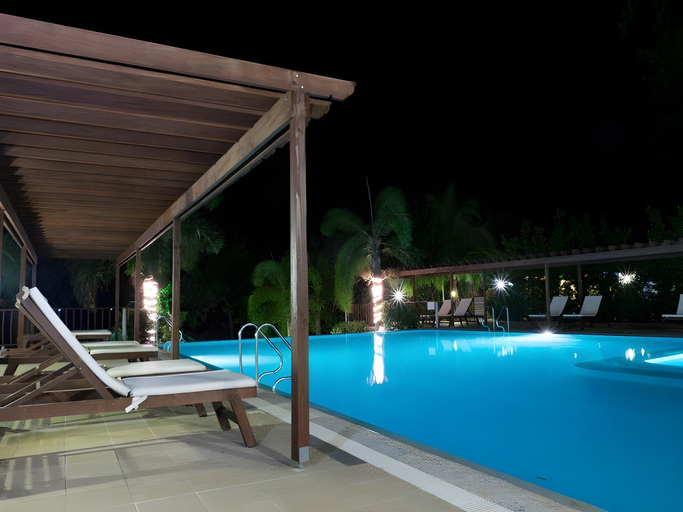 Swimming pool [outdoor] 3, Palm Beach Resort, San Juan