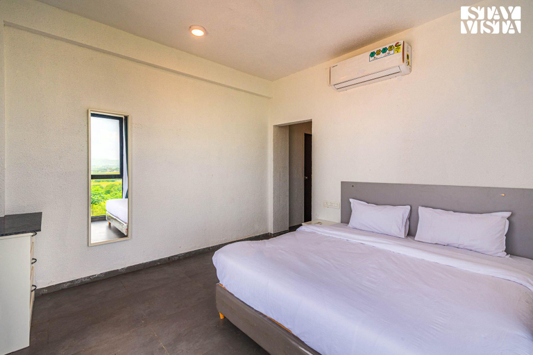 Bedroom 2, Cascading Valleys by StayVista , Nashik