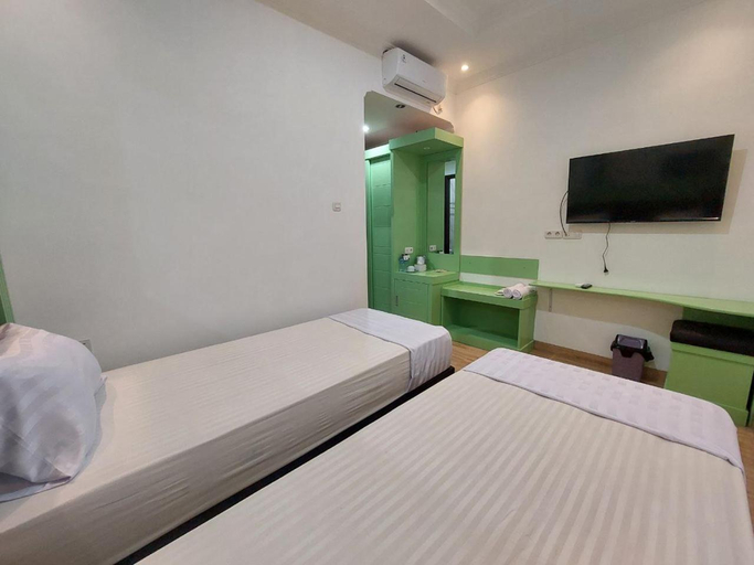 Bedroom 2, Ully Hotel, Solok