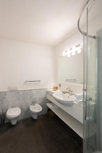 Bathroom 2, Resort Antico Verbano, Novara