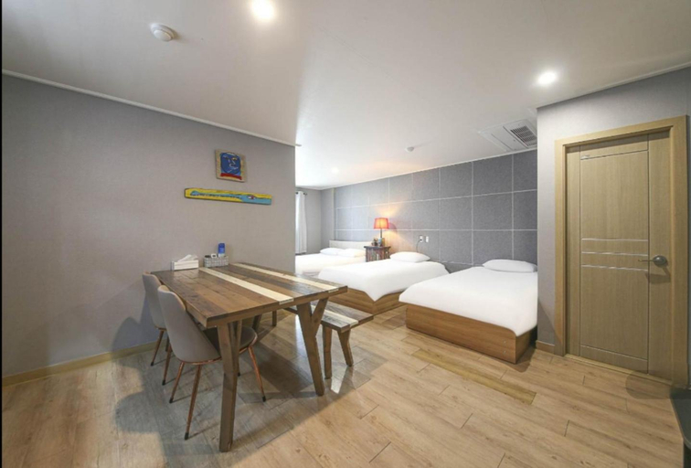 Bedroom 4, Hotel Stayhyun, Jeju
