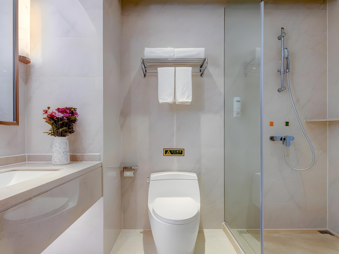 Bathroom, Vienna Hotel Anhui Fuyang Funan Bailing Apartment, Fuyang