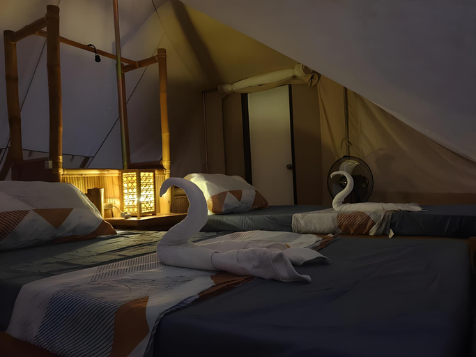 Bedroom 2, The Acacia Glamping Park, Carmen