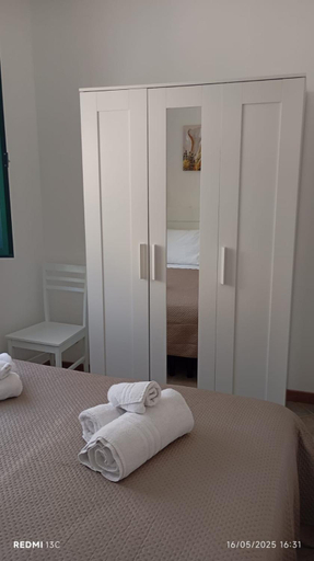 Bedroom 2, Holiday Grivi, Enna