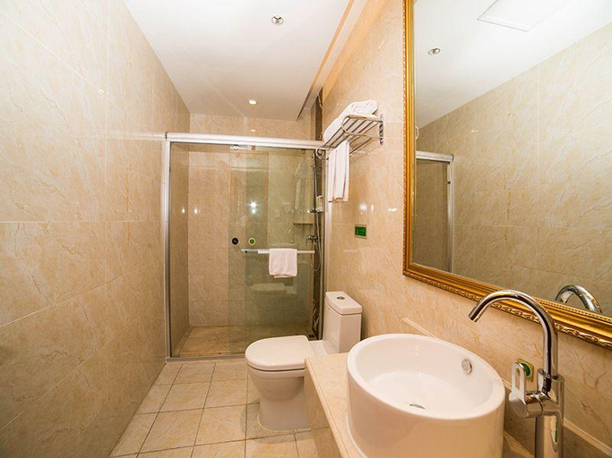 Bathroom, Vienna Hotel (Yantai Jinshatan Taishan Road), Yantai