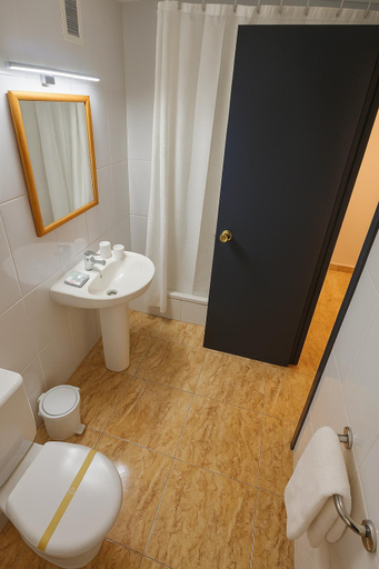 Others 3, Rooms Avenida, Valencia