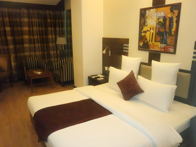 Bedroom 2, Residency Club, Pune