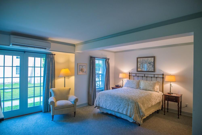 Bedroom 2, The Old Lyme Inn, New London
