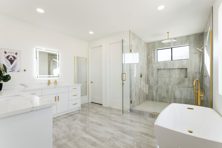 Bathroom 4, Luxe - Nouveau - Sparkling Pool - Walk to Old Town, Maricopa