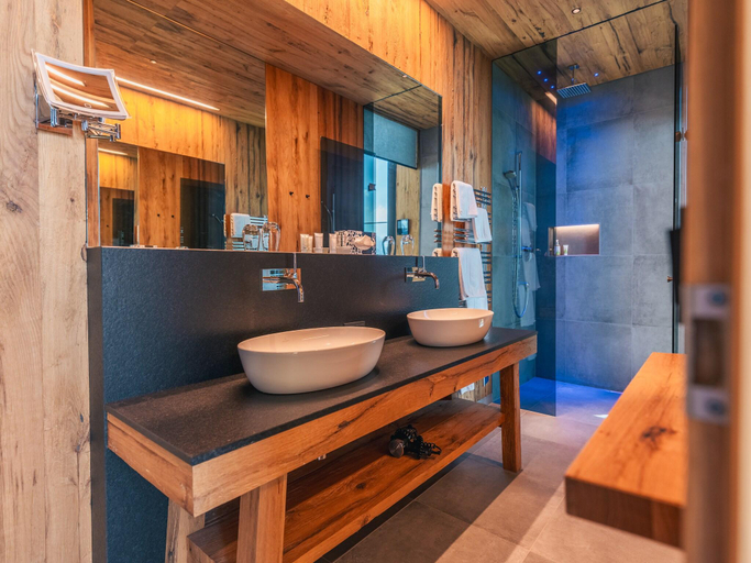 Bathroom 3, Apartment in Kaltenbach with Ski-In Access, Schwaz