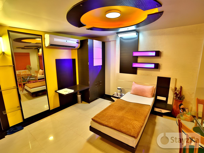 Others 5, Hotel Harmony, Junagadh
