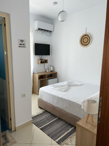 Others 4, Helios Rooms, Sarandës