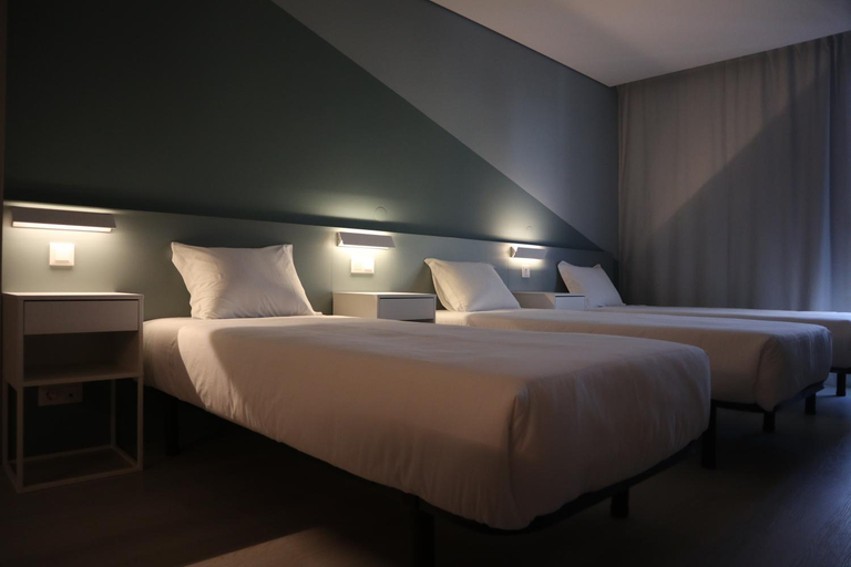 Bedroom 2, MEU STUDIO, Paredes