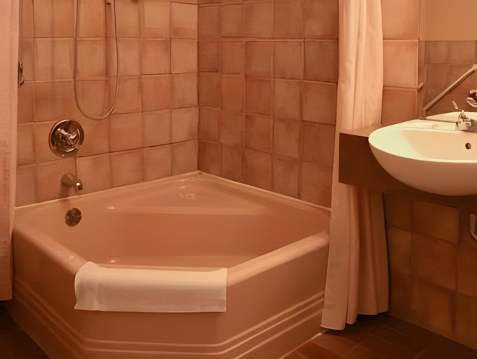 Bathroom 2, Motel Cartier, Rivière-du-Loup