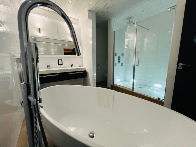 Bathroom 3, The Popinjay Hotel and Spa, South Lanarkshire