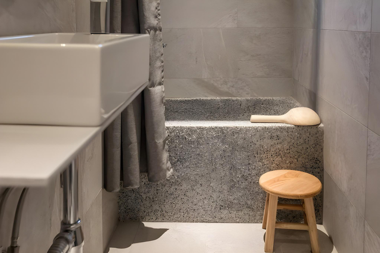 Bathroom 5, TiinTinn, Taitung