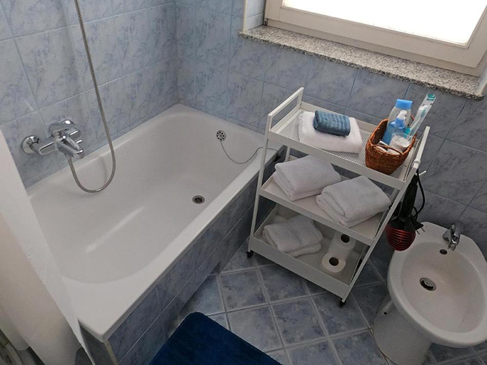 Bathroom 2, Apartment Moela, Umag