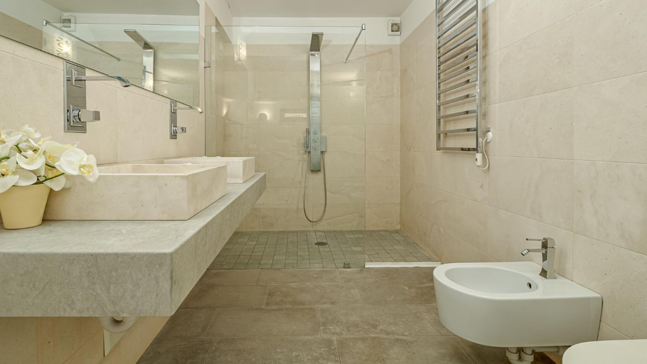 Bathroom, VILLA TYPHA 10, Emma Villas, Olbia-Tempio