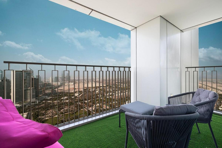 Others 2, Chic 2-BR, Burj View, Direct Access To Dubai Mall, Dubai