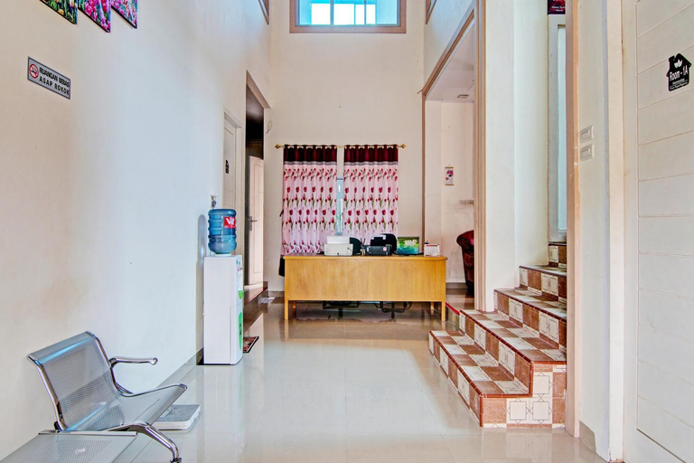 Public Area 2, Hotel O Timur Raya Homestay Syariah, Pekanbaru