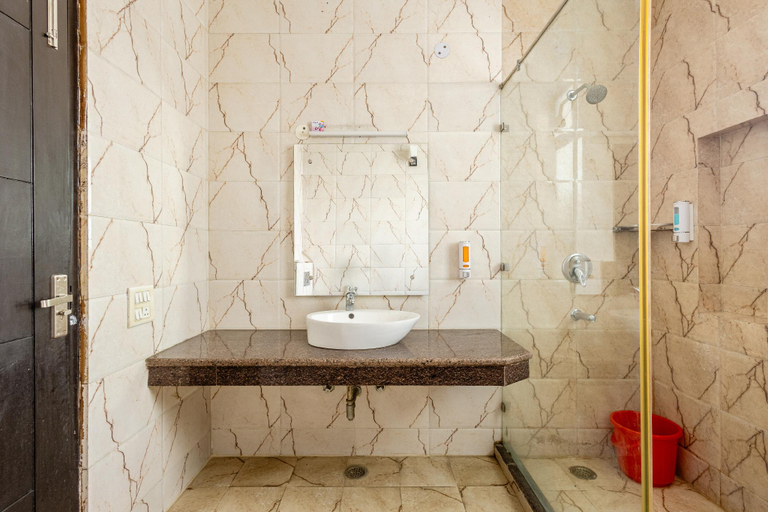 Bathroom 5, Lime Tree Hotel Golf Course Road, Sector43, Gurgaon