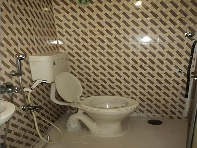 Bathroom, Hotel Eden, Mumbai Suburban