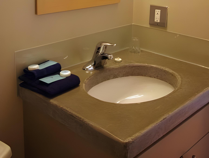 Bathroom 4, West Coast Motel on the Harbour, Alberni-Clayoquot