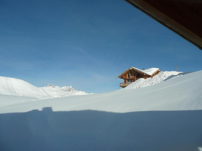 Others 4, Apartment in LEclose with Mountain Views, Isère