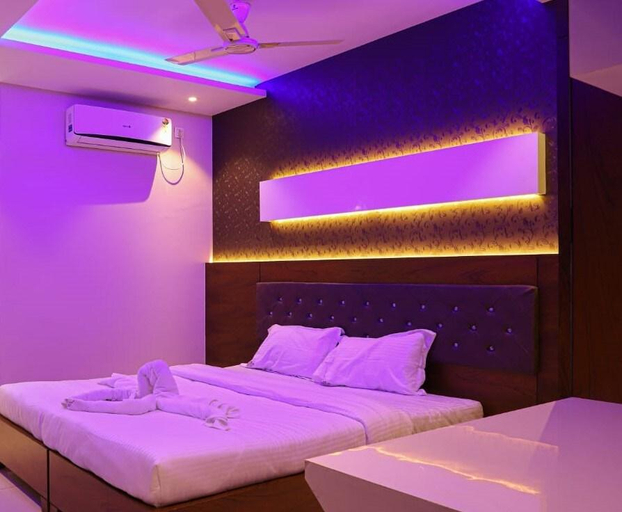 Bedroom 3, Hotel Ravikiran family Restaurant and Lodging, Kolhapur