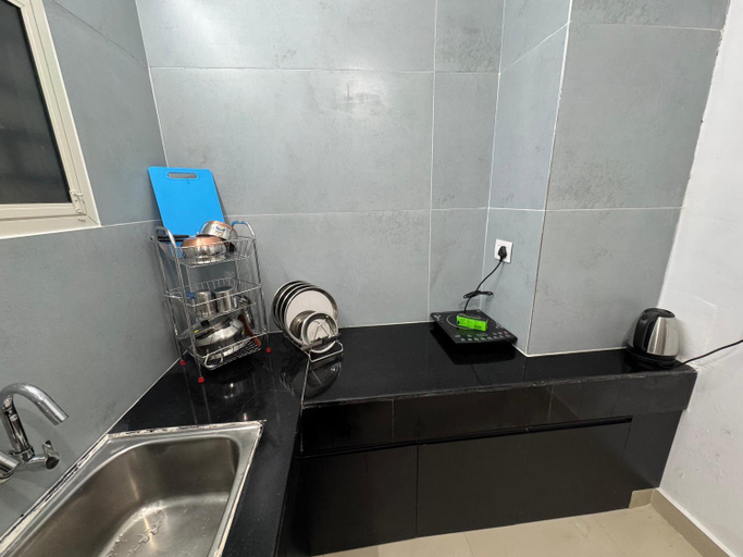 Others 4, Golden Heights Apartments, Thiruvananthapuram