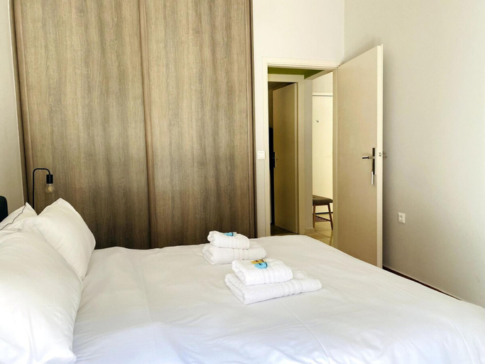 5, Karyatis - Apartment on the road of history, Attica