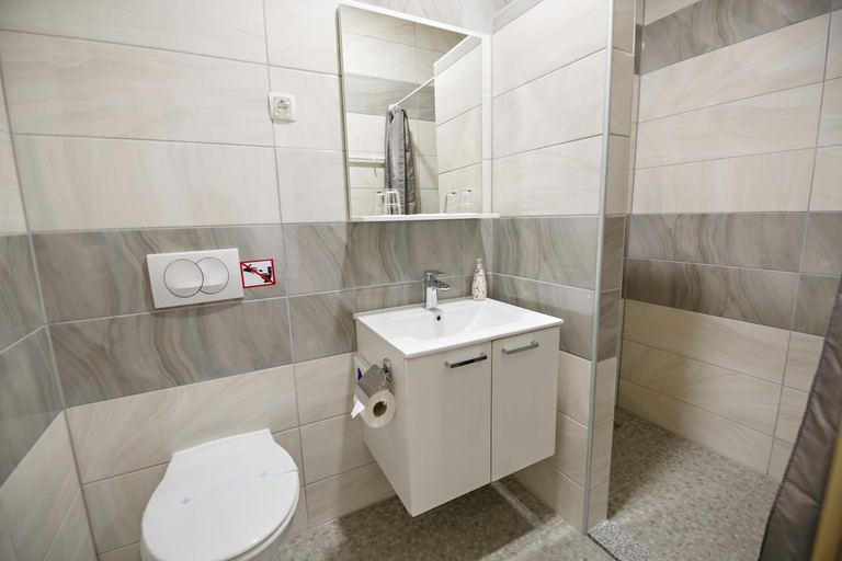 Bathroom, Hostel Mali Pariz, Slavonski Brod