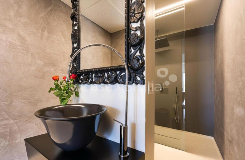 Bathroom 3, Villa White Glass, Catania