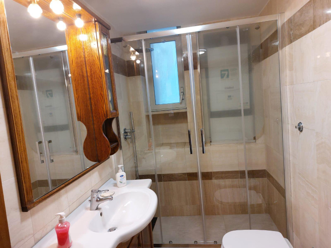 Bathroom 5, Termini Colosseum apartment, Rome