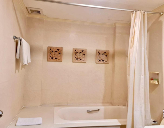 Bathroom 3, The Rich Hotel, Muang Nonthaburi