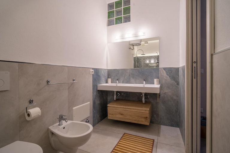 Others 5, B&B DaBi, Sassari