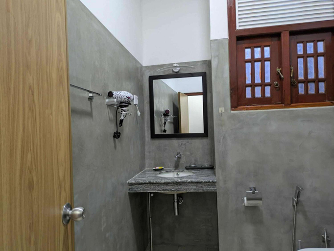 Bathroom 3, 3 Bed House - Wifi Parking 10minBeach, Dehiwala-Mount Lavinia