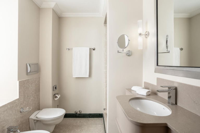 Bathroom 4, Capo d´Africa – Colosseo, Rome