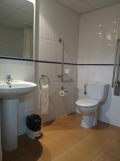Bathroom 4, Hotel Taull, Lleida