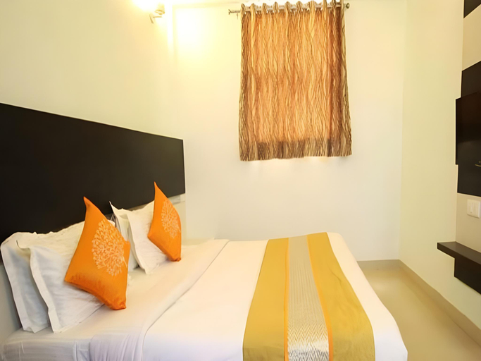 Bedroom 2, Skylon Hotel, Gandhinagar