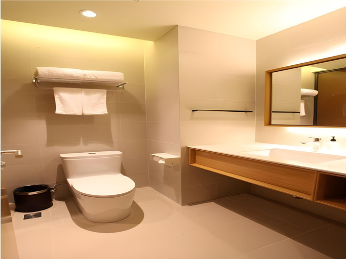 Bathroom 5, JI Hotel Shanghai Lujiazui Pudong Avenue, Shanghai