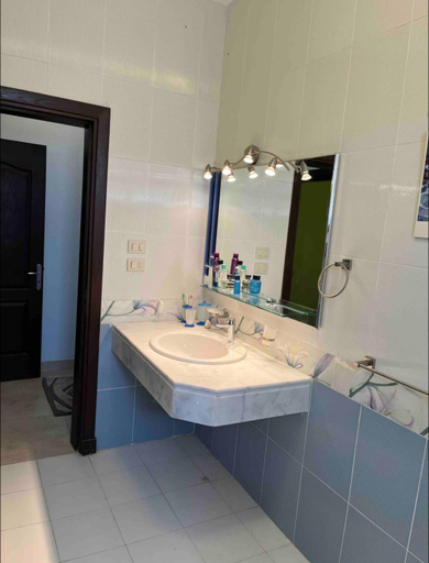 Bathroom 4, LA VISTA 5 Beachfront 265m Luxury Villa, 'Ataqah