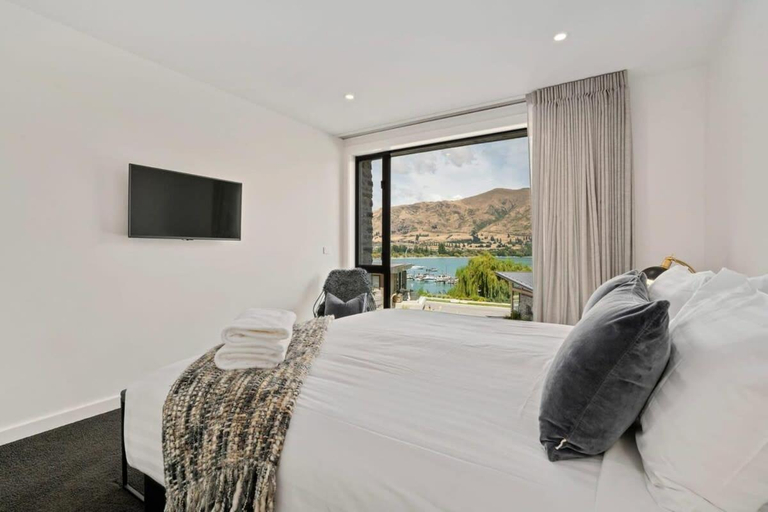 Bedroom 2, Lakefront Premier Studio, Queenstown-Lakes