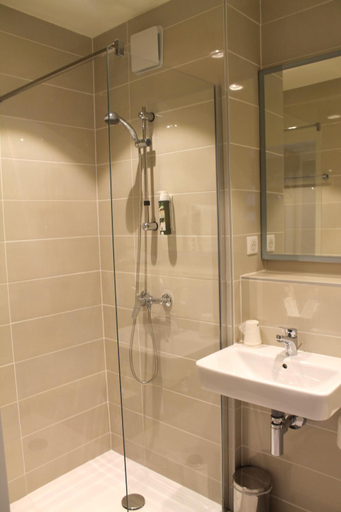 Bathroom 4, Adonis Le Castellet, Var