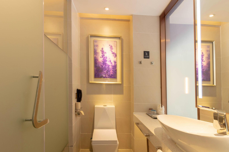 Bathroom 4, Lavande Hotels Jingdezhen Taoxichuan Creative Square, Jingdezhen