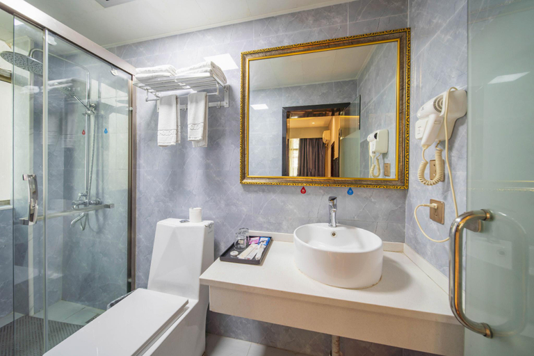 Bathroom 5, Green Holiday Hotel, Yongzhou