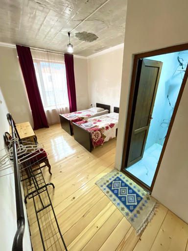 Others 2, Khedi, Mestia