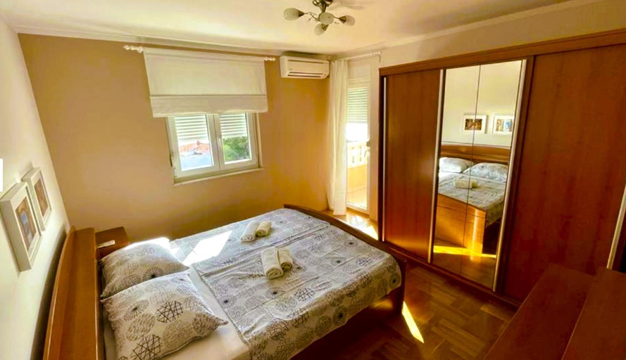 Bedroom 3, Villa Maja, Okrug