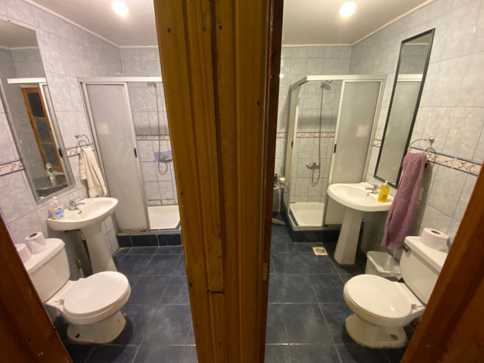 Bathroom 3, Kuyen Hostel & Tiny Houses, Cardenal Caro